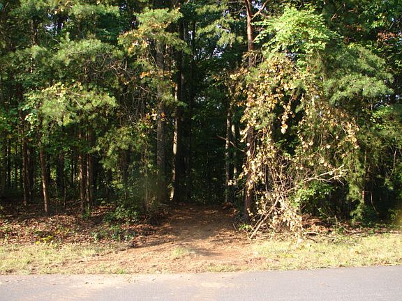 3rd image of 6239 Autumn Hill Dr