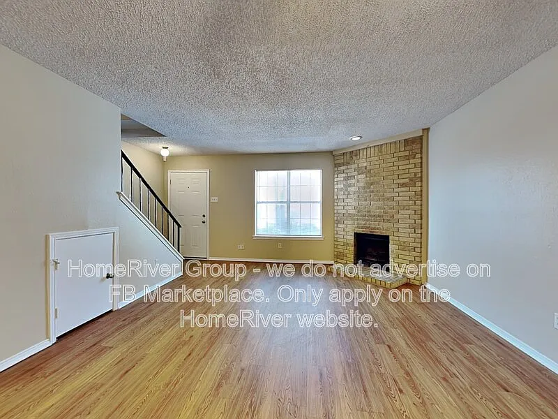 2 bed, 1.0 bath, 1085 sqft, $1,295 — Photo 3