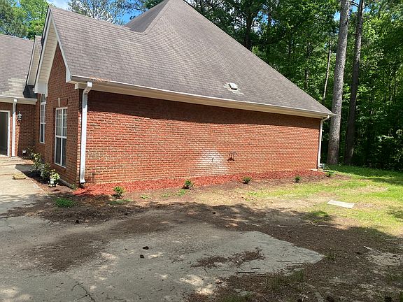 2nd image of 105 Oaklyn Hills Dr