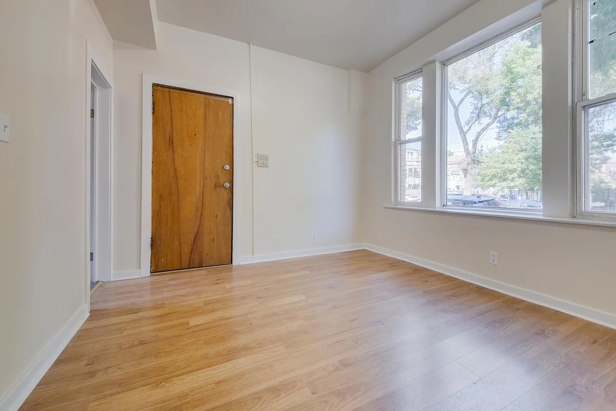 Building Photo - 2511 W Le Moyne St #3
