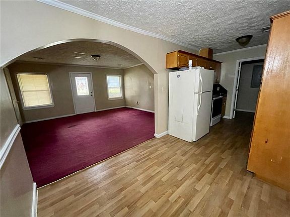 5th image of 705 King Dr