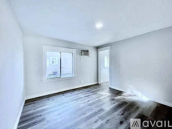 718 Raleigh St — Photo 9