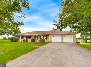 1164 Long Ln, Mount Joy, PA 17552