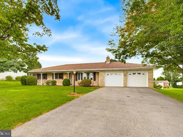 1164 Long Ln, Mount Joy, PA 17552