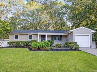 4030 Express Dr S, Ronkonkoma, NY 11779