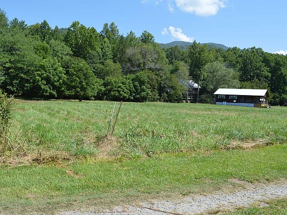 3rd image of 311 Mountain Meadows Dr