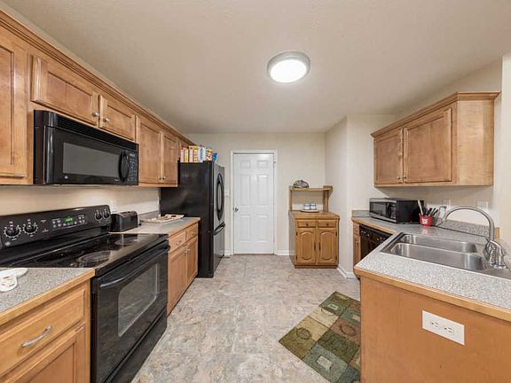 5th image of 3911 Stella Dr
