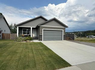 223 W Eaton Dr, Hinton, AB T7V0A1