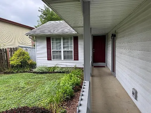 4 bed, 1950 sqft, $3,100 — Photo 2