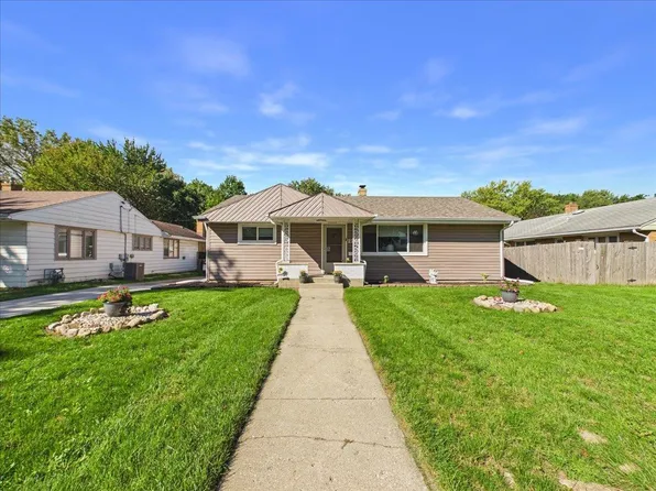 220 Fairview Blvd, Rockford, IL 61107