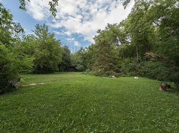 5th image of 43097 Lewis Ave