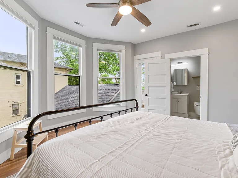 1665 N College Ave — Photo 14