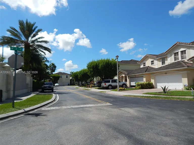 320 SW 87th Ct — Photo 34