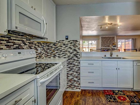 4th image of 1087 Bradley Sq