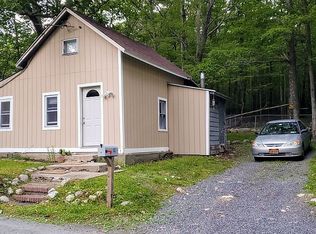 82 Marl Rd, Shawangunk, NY 12566