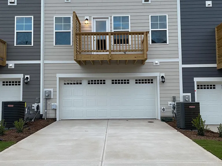 219 Nahunta Dr — Photo 3