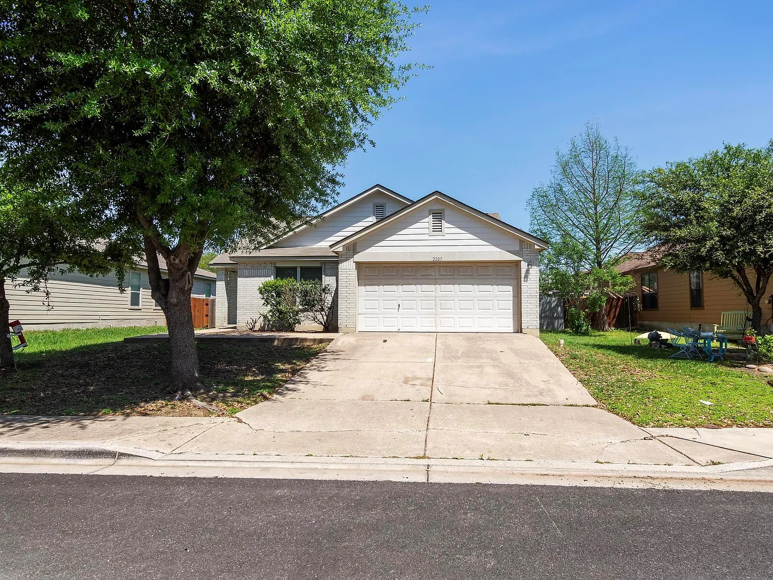 3 bed, 2.0 bath, 1648 sqft, $1,925 — Photo 1