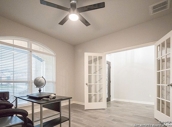 4th image of 251 Lillianite
