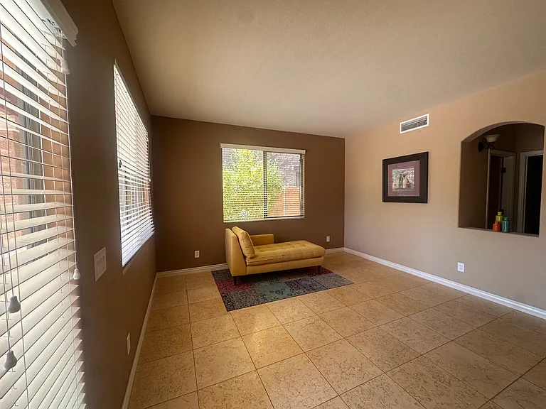 22922 N 40th Pl — Photo 3