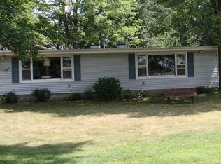 1921 Cooper Lndg, Quincy, MI 49082