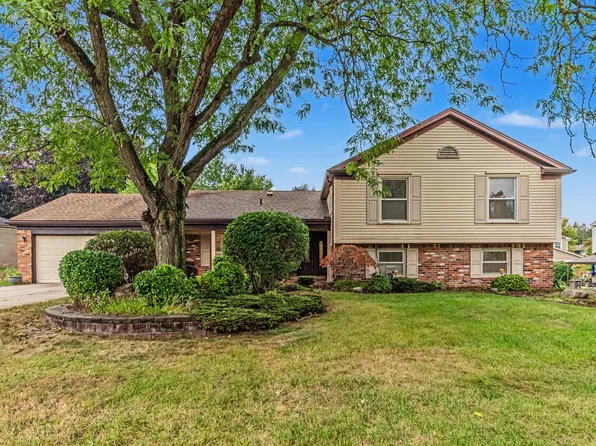 42021 Banbury Ct, Northville, MI 48168