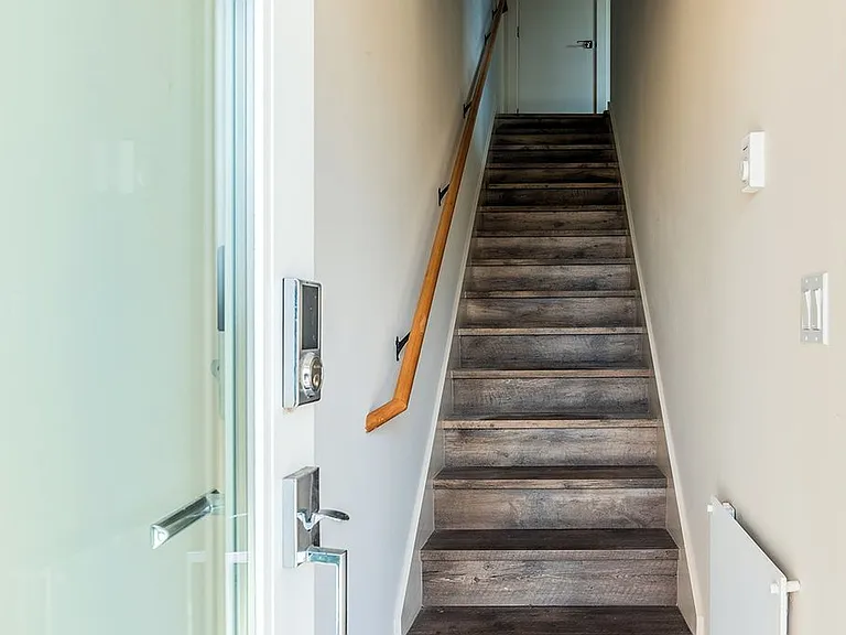 Skyridge Townhouses — Photo 39