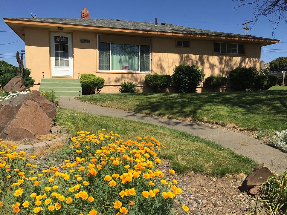 Corner Lot W/RV Parking