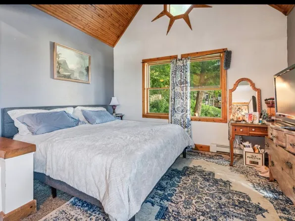 108 S Hill St #Top, Fountain City, WI 54629