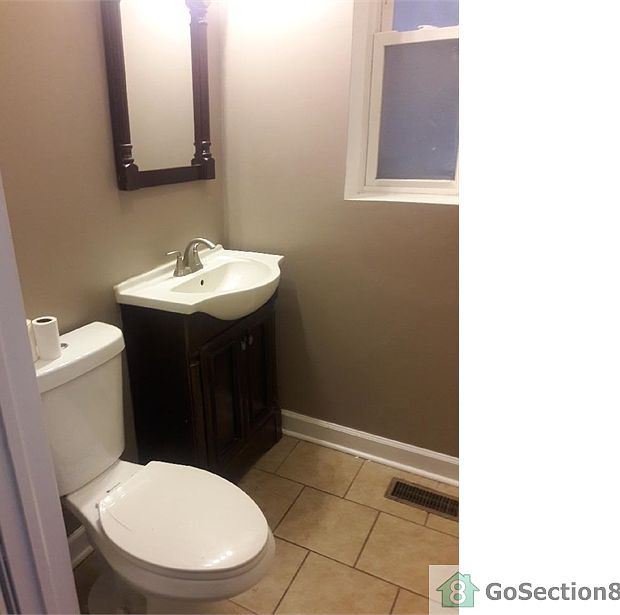 2nd image of 537 E 68th St