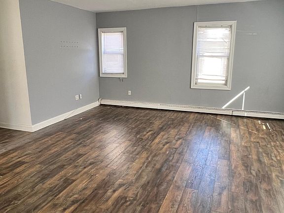 4th image of 59 Oxford Pl Floor 1