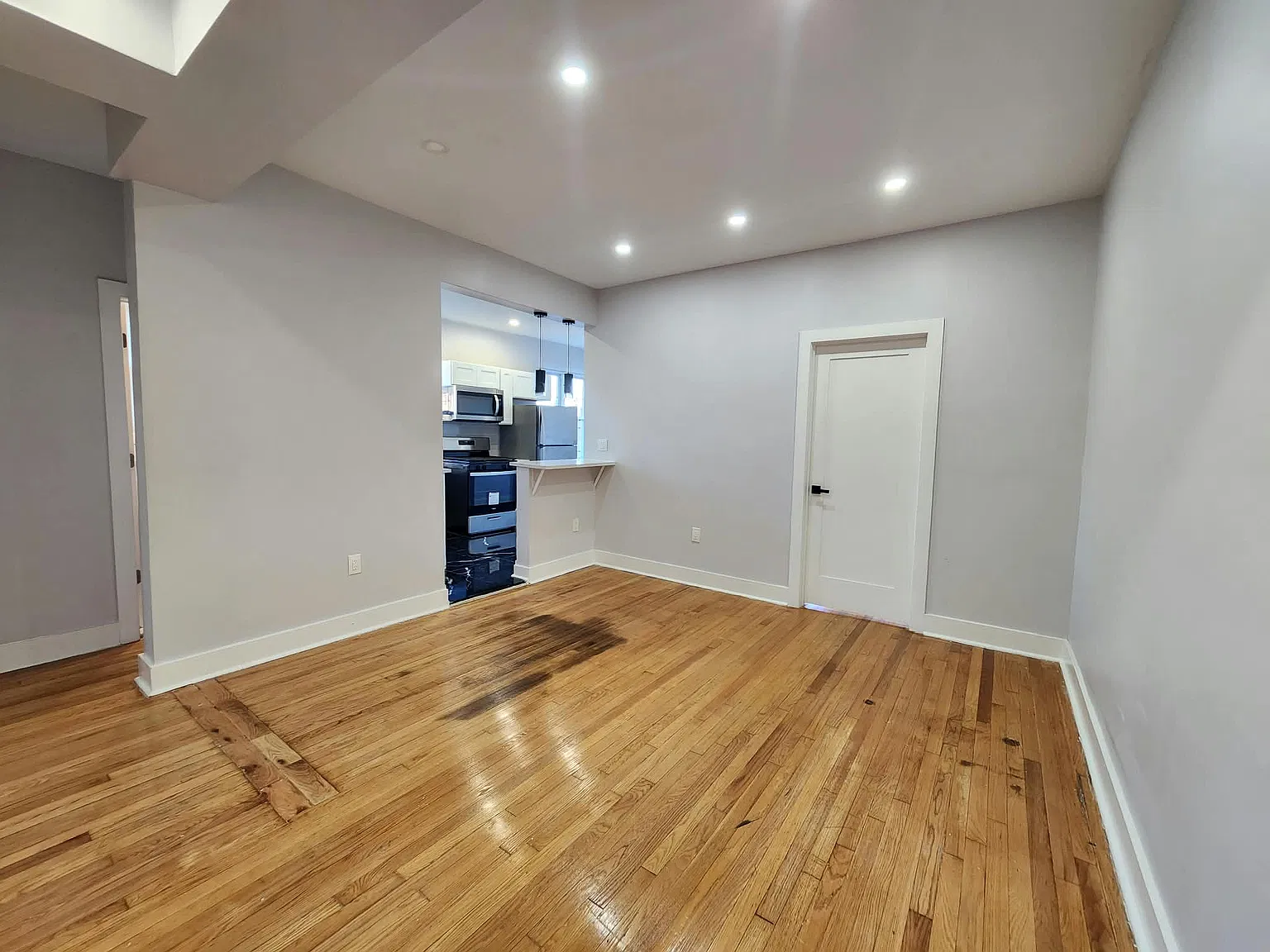 2 bed, $1,995 — Photo 2