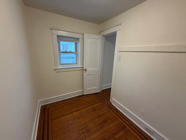 4724 Longshore Ave #5 — Photo 7