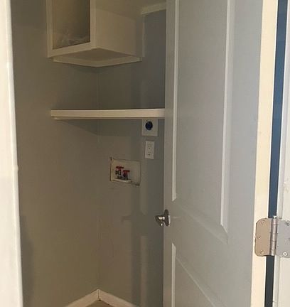 3rd image of 5876 S Del Moral Blvd