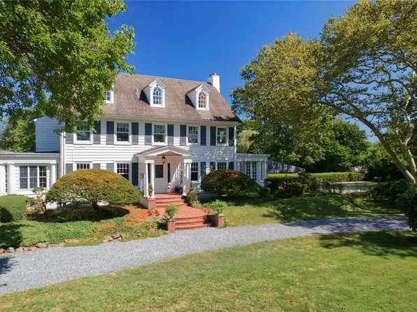 109 W Islip Road, West Islip, NY 11795