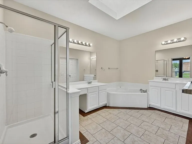 11068 Downbrook Dr — Photo 11