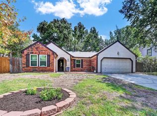 1822 Dunn St, Grapevine, TX 76051
