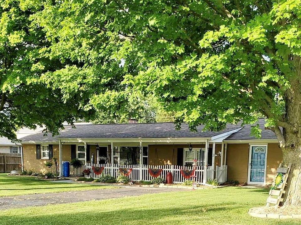 1st image of 223 N County Road 1050 E