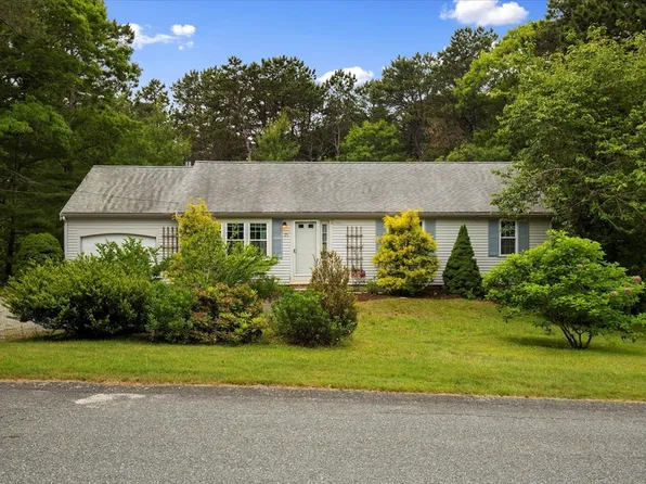 25 Liam Ln, Barnstable, MA 02630