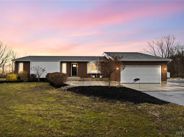 6741 Cole Rd, Orchard Park, NY 14127