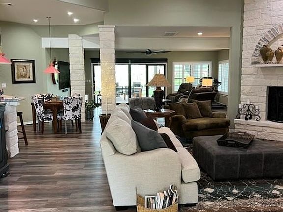 5th image of 408 Legends Parkway