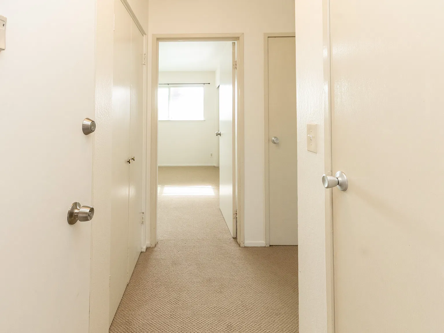 1 bed, 700 sqft, $2,700 — Photo 2