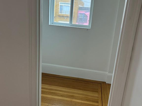 2nd image of 806 Sargent St