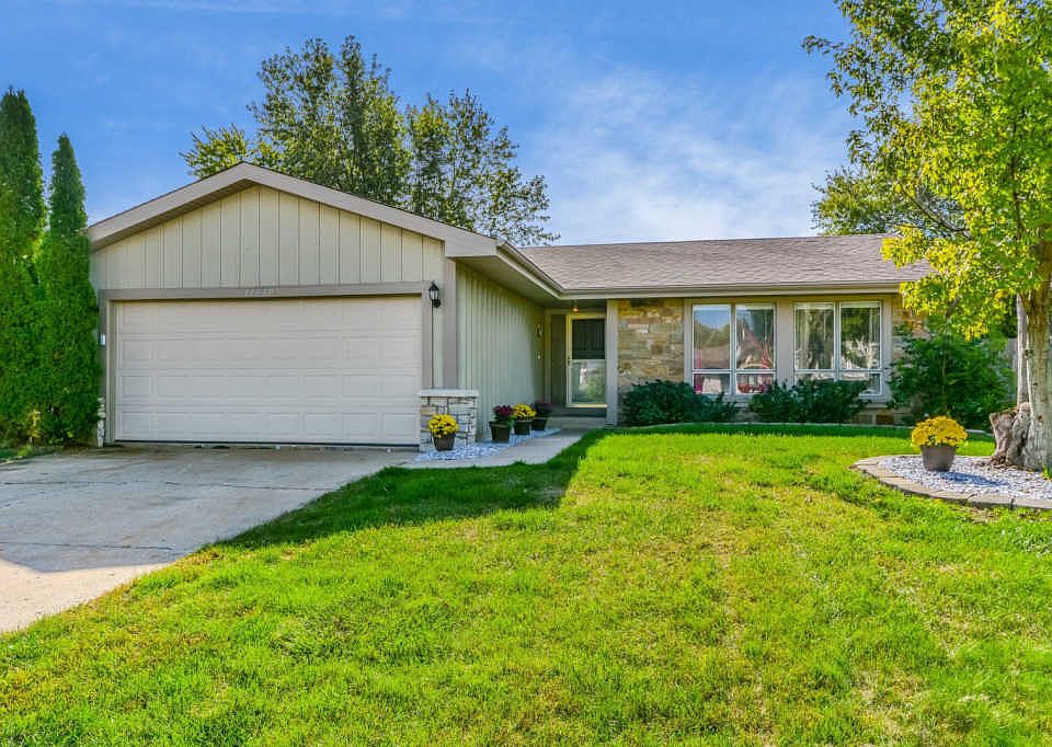 1st image of 13839 W Appleway Ct
