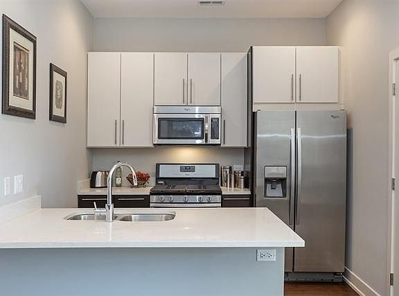 3rd image of 2740 W North Ave