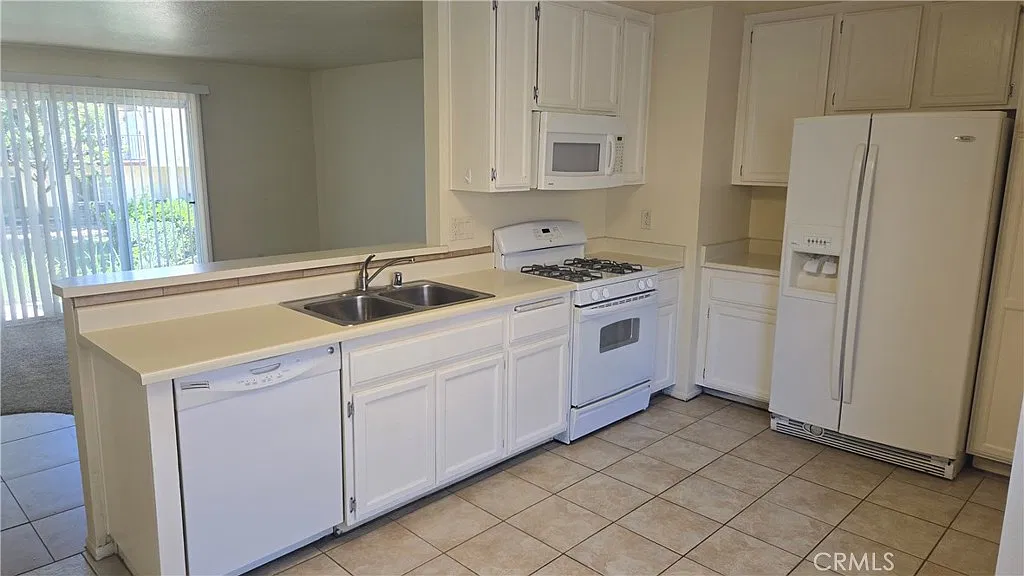 1 bed, 716 sqft, $1,725 — Photo 2