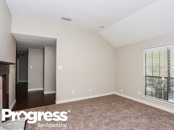 3rd image of 543 Desoto Dr