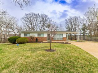 9401 La Jolla Dr, Saint Louis, MO 63132
