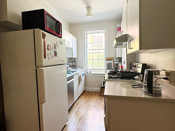 4th image of 16 Chauncy St APT 15
