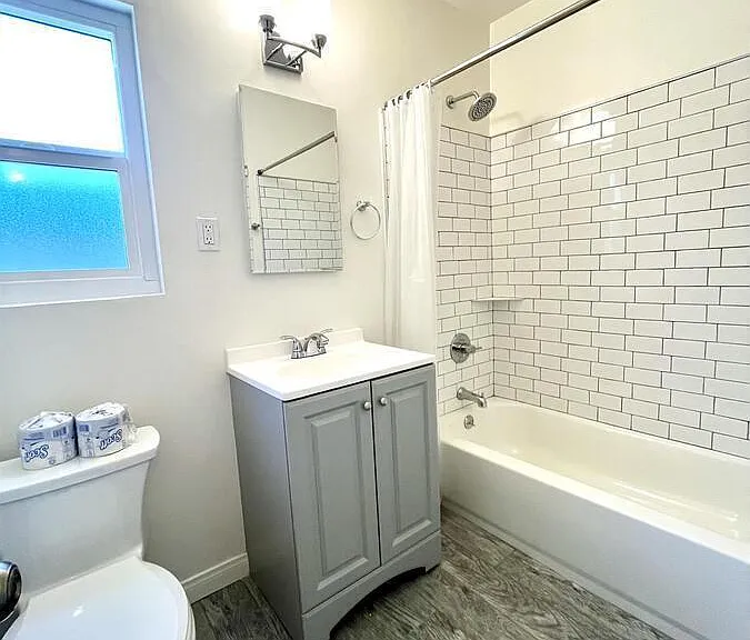 876 Manhattan Beach Blvd #3 — Photo 20