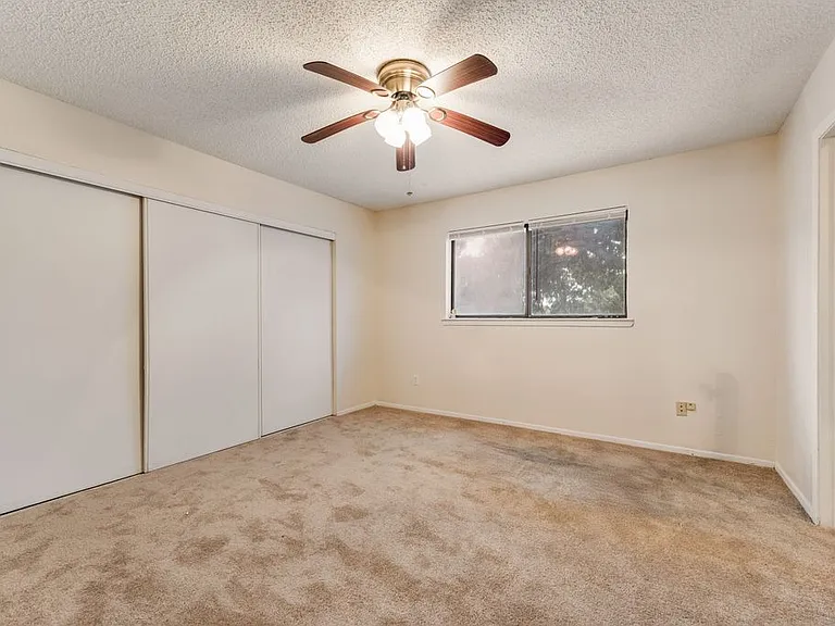 1022 Melissa Ln — Photo 14